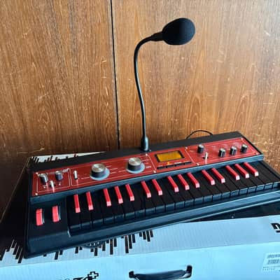 Korg Microkorg XL Plus - BKRD Synthesizer with Vocoder w/ box, mic