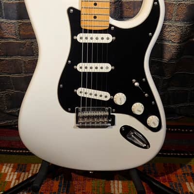 Fender 2019 Player Stratocaster Maple Fretboard Polar White image 5