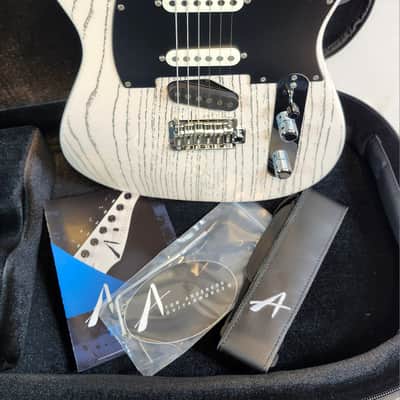 Tom Anderson T Classic Contoured, Swamp Ash Body, SC1 SC1 TF3, 62 Pete, High Gloss White with Black Dog Hair, w/Bag image 3