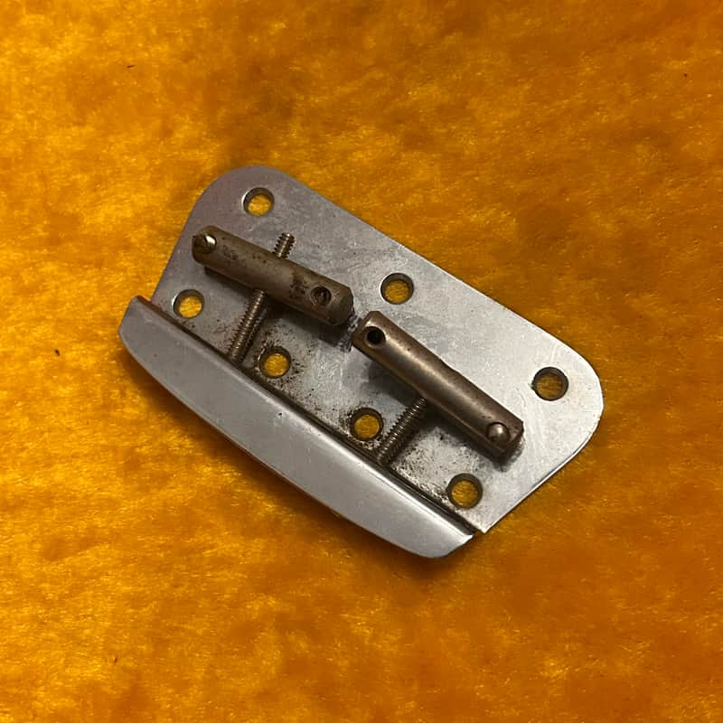 Fender Musicmaster Bass Bridge