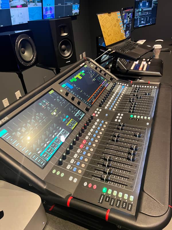 Allen & Heath Avantis 64 Channel Digital Mixing Console 2023 - Black image 1