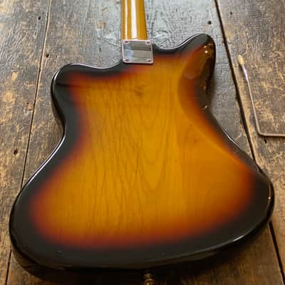 Fender Japan Jazzmaster 1966 Reissue MIJ JD-Serial 2012 Three Tone Sunburst MIJ imagen 2
