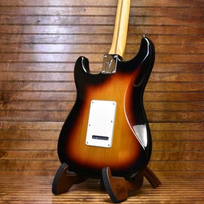 Player II Stratocaster®, Rosewood Fingerboard, 3-Color Sunburst image 3