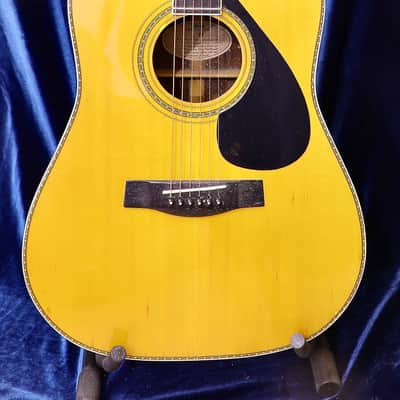 Yamaha L10 1975/6 First Generation - Natural With Hard Case image 2