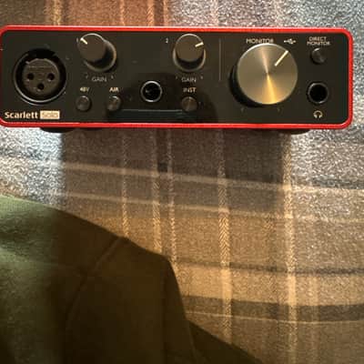 Focusrite Scarlett Solo 3rd Gen USB Audio Interface 2019 - Present - Red / Black image 2