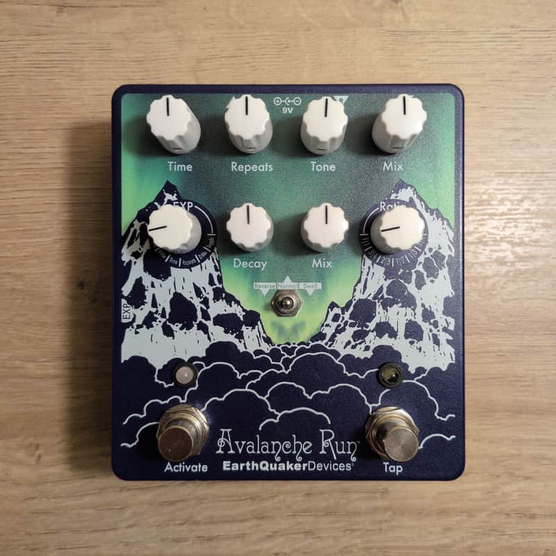 EarthQuaker Devices Avalanche Run Stereo Reverb & Delay with Tap Tempo V2