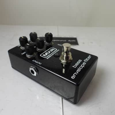 MXR M82 Bass Envelope Filter Auto Wah Effects Pedal Dunlop Free USA Shipping image 2