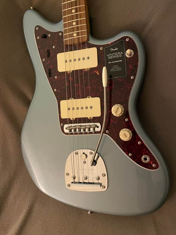 Fender 2023 Vintera '60s Jazzmaster with Pau Ferro Fretboard - Ice Blue Metallic