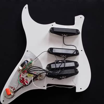 Peavey Predator AX Aged White loaded pick guard. image 2