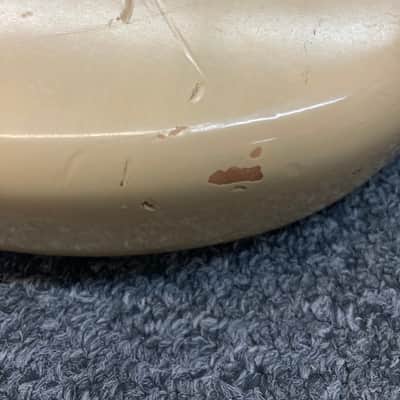 Fender Highway One Stratocaster with Maple Fretboard 2006 - 2009 - Honey Blonde Transparent image 11