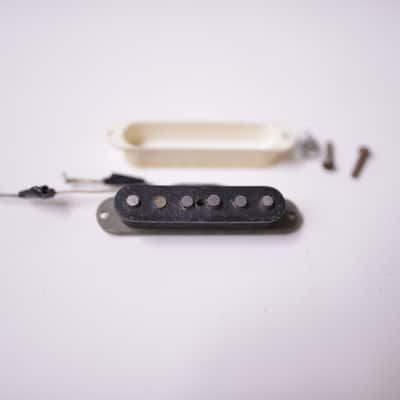 Immagine 1971 Fender 4-Bolt Stratocaster Gray-Bottom Staggered-Pole Bridge PICKUP Original White Cover 5.754k 1970's Vintage Strat Guitar 1969 - 6