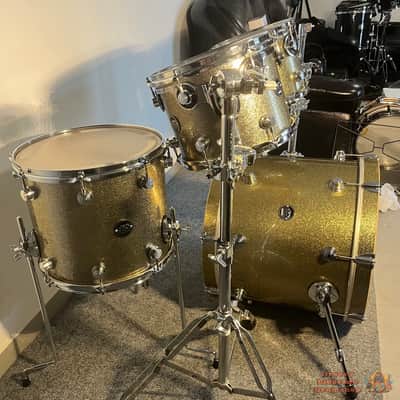 DW Performance 20,10,12,14 Maple Drum Kit - Gold Sparkle image 3