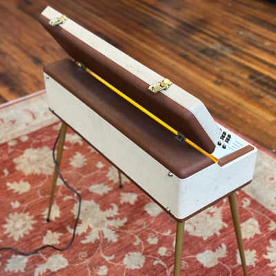 Lincoln Chordmaster Portable Organ image 7