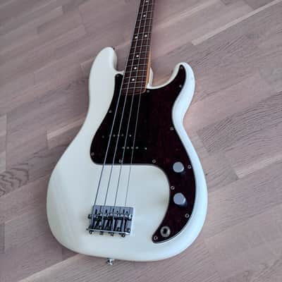 Fender Standard Precision Bass 19 September 2011 - Maple neck and fingerboard image 4