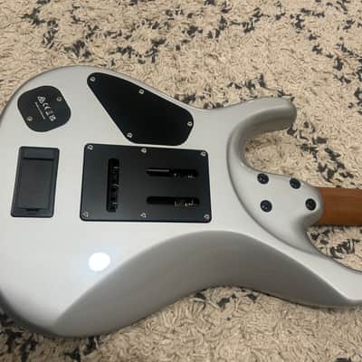 Ibanez TOD10-CSV Tim Henson Signature 2022 - Present - Classic Silver image 3