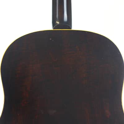 Gibson J-45 "Banner Logo" 1944 with maple back and sides - war years, character and the unmistakable Gibson slope-shoulder sound image 6