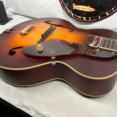 Gretsch G9555 New Yorker Archtop Hollow Body Electric Guitar image 16