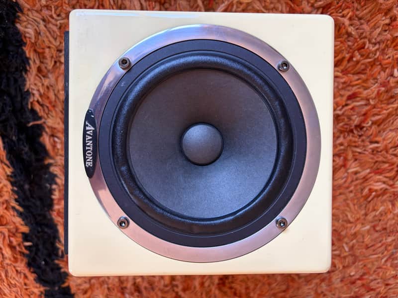 Avantone Pro Active MixCubes (Single) 2011 - Present - Buttercream image 1