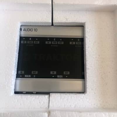 Native Instruments Traktor Scratch A10 Audio 10 MK2 Brand New image 3