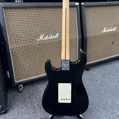 Fender American Professional Stratocaster with Rosewood Fretboard 2017 - Black image 11