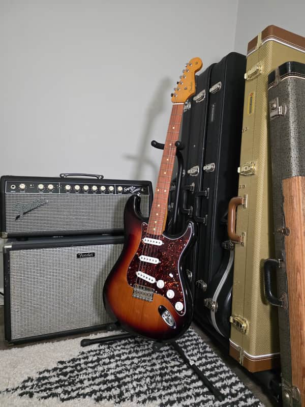 Fender Player II Stratocaster 2024 - Present - 3-Color Sunburst image 1