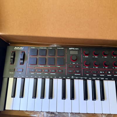 Akai MPK Mini MKII 25-Key MIDI Controller 2014 - Present - Black with Black Keys image 2