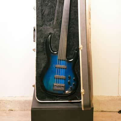 Carvin LB75 5 String Fretless Electric Bass image 6