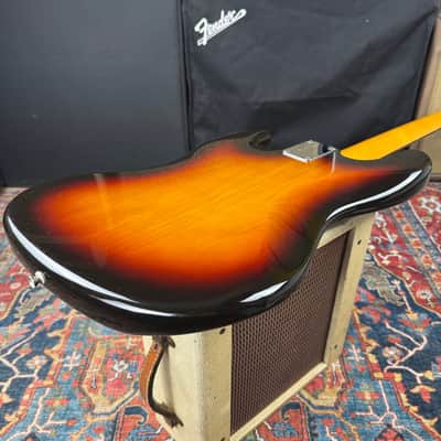 1962 Fender Jazz Bass Reissue Vintage Collection 3 Tone Sunburst Model JB62-70US - 2002-2004 image 19
