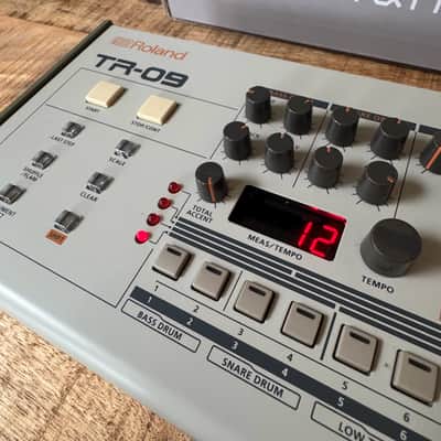 Roland TR-09 Rhythm Composer 2017 - Present - White image 2
