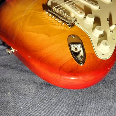 2011 Fender American Standard Stratocaster with Rosewood Fretboard - Sienna Sunburst image 7