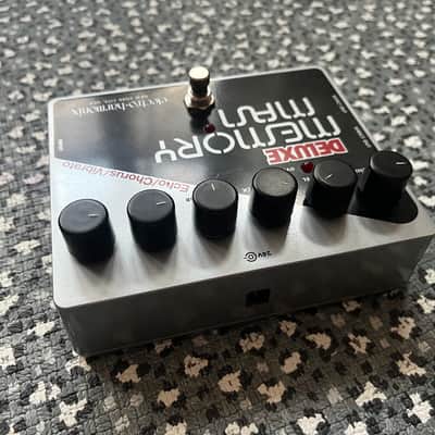Electro-Harmonix Deluxe Memory Man 550Ms Analog Delay / Chorus / Vibrato 2008 - Present - Black / Silver image 4