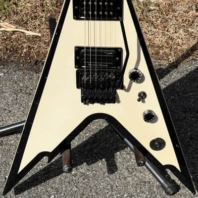 2007 Dean Dimebag Darrell Signature Razorback V White/Black Flying Dime Pantera image 2
