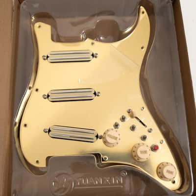 Gold Mirror Strat Style Guitat Loaded Prewired SSS Pickguard Set with Triple Rail Pickups image 4
