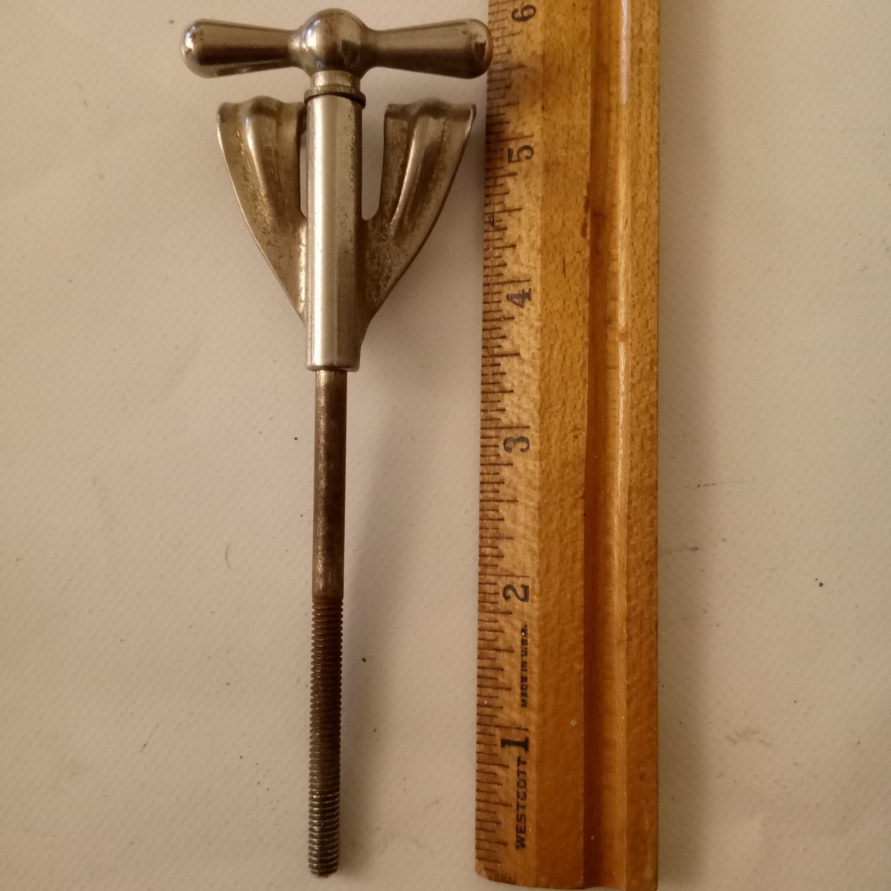 Ludwig 5 1/4"Nickel Bass Drum Bow-Tie Tension T-Rod+Claw Vintage50s-60s Keystone — main photograph