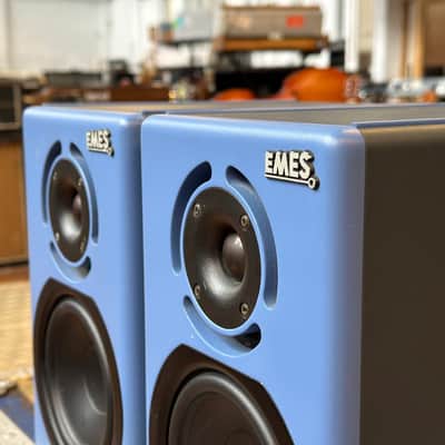 EMES Kobalt image 3