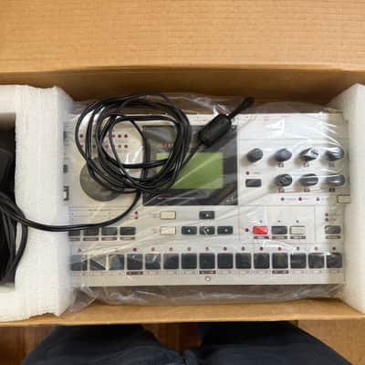 Elektron Machinedrum SPS-1 MKII 2007 - 2010 - Silver image 3