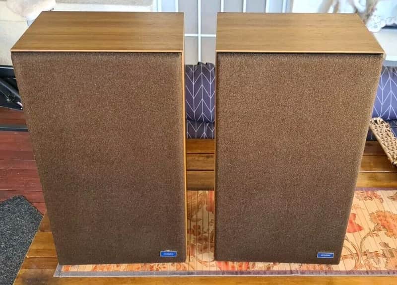 VINTAGE HITACHI 2 WAY SPEAKERS/1970,s/MADE IN JAPAN image 1