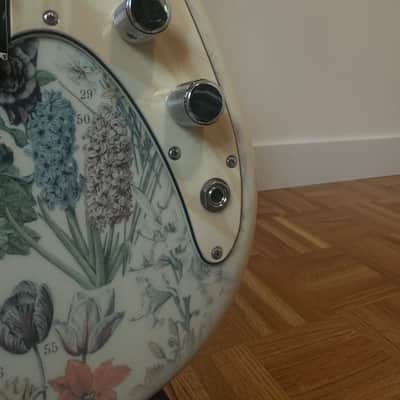 Fender Shawn Mendes Foundation Musicmaster 2020 - Yellow Floral image 4