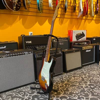 Fender - Classic Series Standard Strat / Rosewood - 3t-SB w /Gig Bag - 2010 - Used image 9