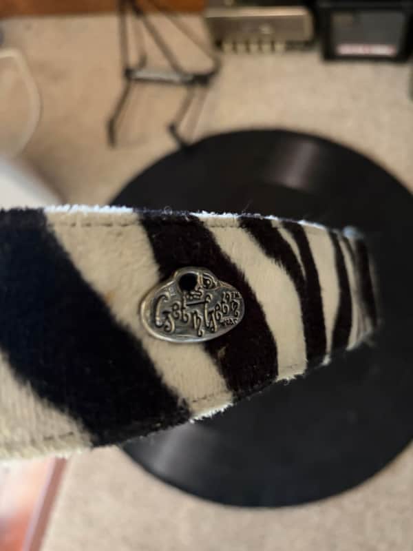 GET'M GET'M Vintage Plush ZEBRA STRAP image 1