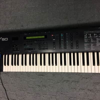 Yamaha V50 FM Synthesizer 1989 - Black - Excellent!