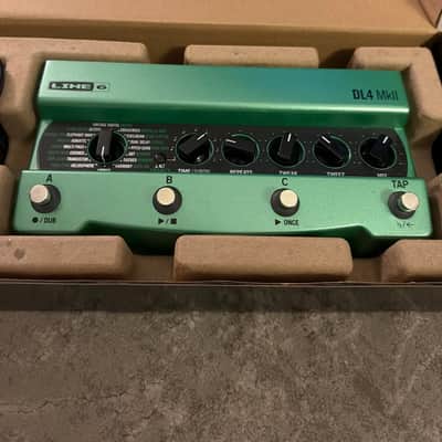 Line 6 DL4 MkII 2022 - Present - Green / Black image 3