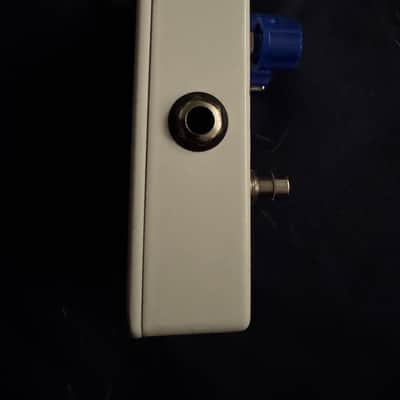 2010s Keeley Neutrino V1 - White image 3