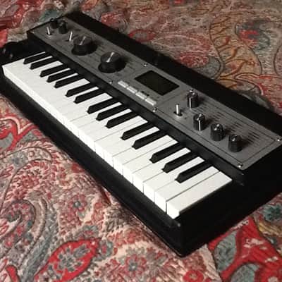 Korg MicroKORG XL 37-Key Synthesizer/Vocoder 2010s - Black image 5