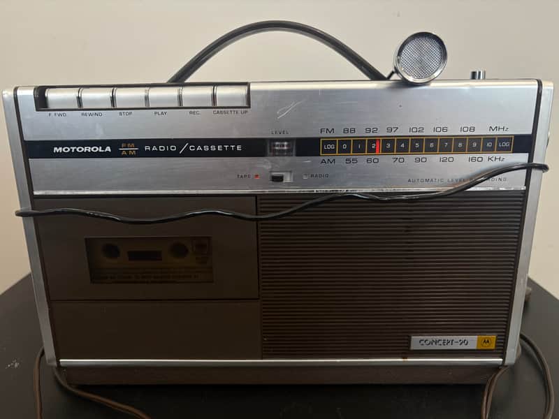 Vintage Motorola GP40GW AM/FM Cassette Recorder Portable Radio – Made in Japan (Late 1970s) image 1