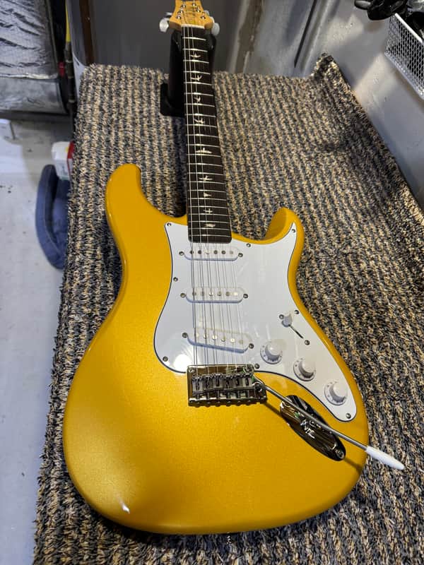 PRS SE Silver Sky