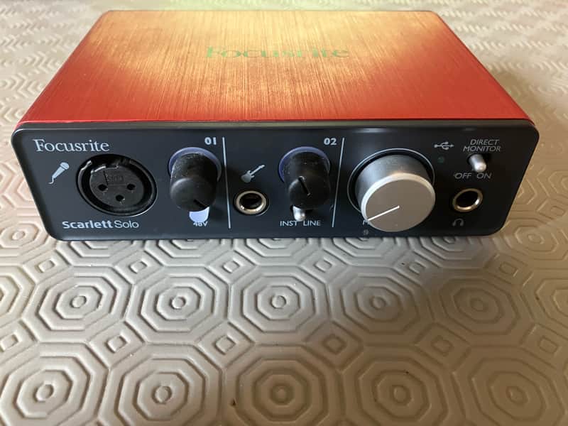 Focusrite Scarlett Solo USB 2.0 Audio Interface 2015 - 2016 - Red / Black image 1