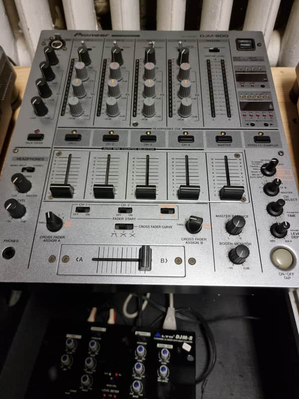 Pioneer DJM 600 image 1