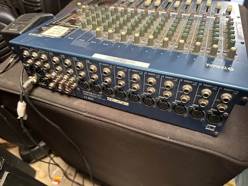 Yamaha MG16/4 analog mixer image 1