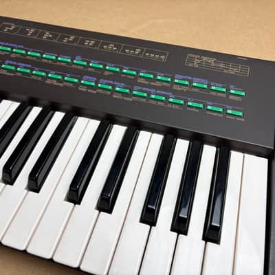 Yamaha DX21 Programmable Algorithm Synthesizer 1985 - Black. With Hard Case imagen 4